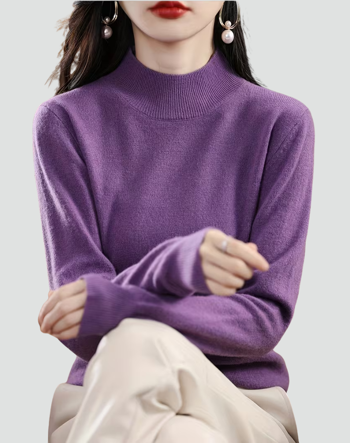 Women's loose cashmere sweater made of soft wool
