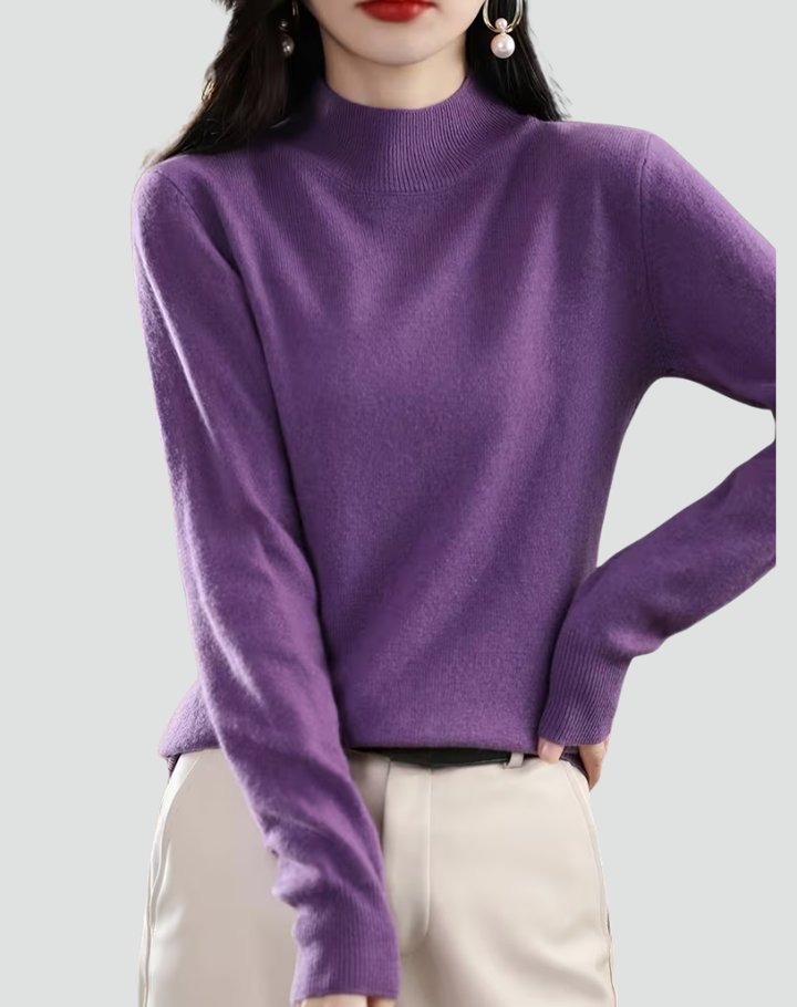 Women's loose cashmere sweater made of soft wool