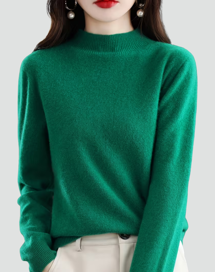 Women's loose cashmere sweater made of soft wool