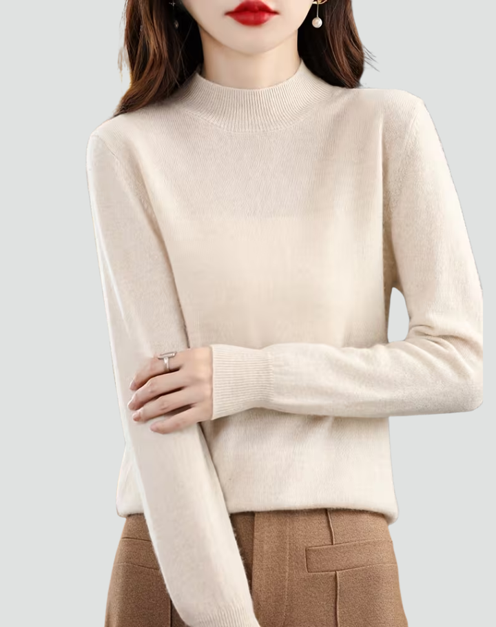 Women's loose cashmere sweater made of soft wool