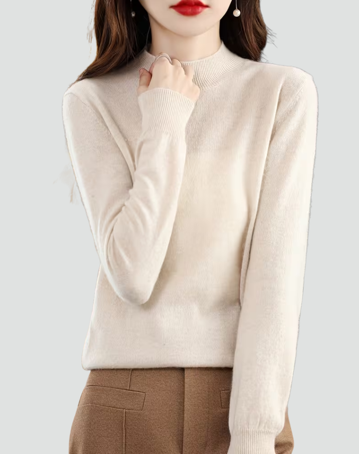 Women's loose cashmere sweater made of soft wool