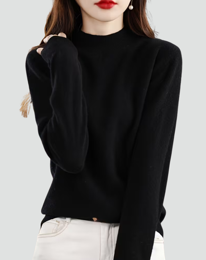 Women's loose cashmere sweater made of soft wool