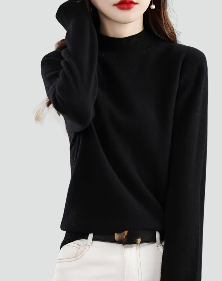Women's loose cashmere sweater made of soft wool