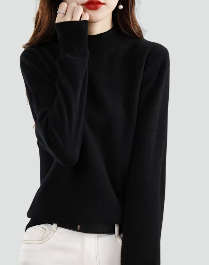 Women's loose cashmere sweater made of soft wool