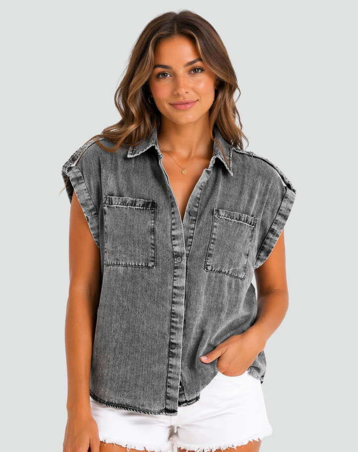 Sleeveless denim shirt with pockets for summer