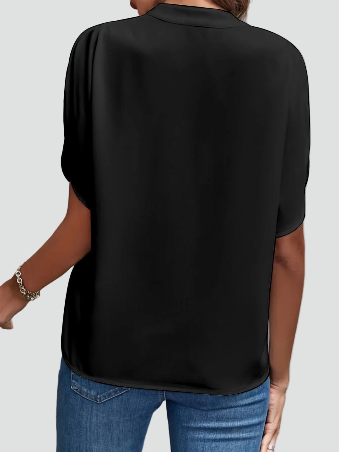 Dames elegante blouse met opstaande kraag en V-hals met vlindermouw