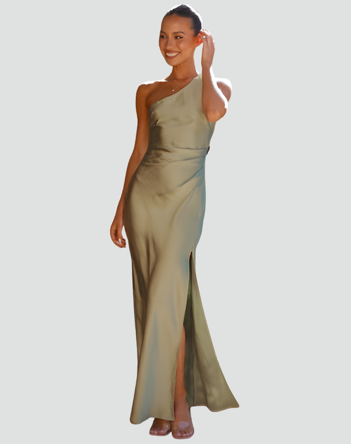 Dopasowana długa sukienka koktajlowa na jedno ramię idealna na wesele