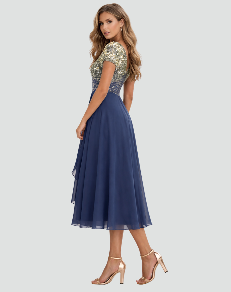 Elegancka sukienka koktajlowa maxi z kwiatowym dekoltem