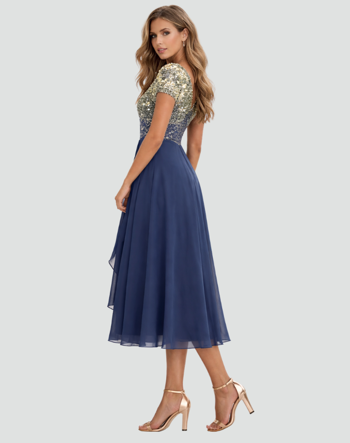 Elegancka sukienka koktajlowa maxi z kwiatowym dekoltem