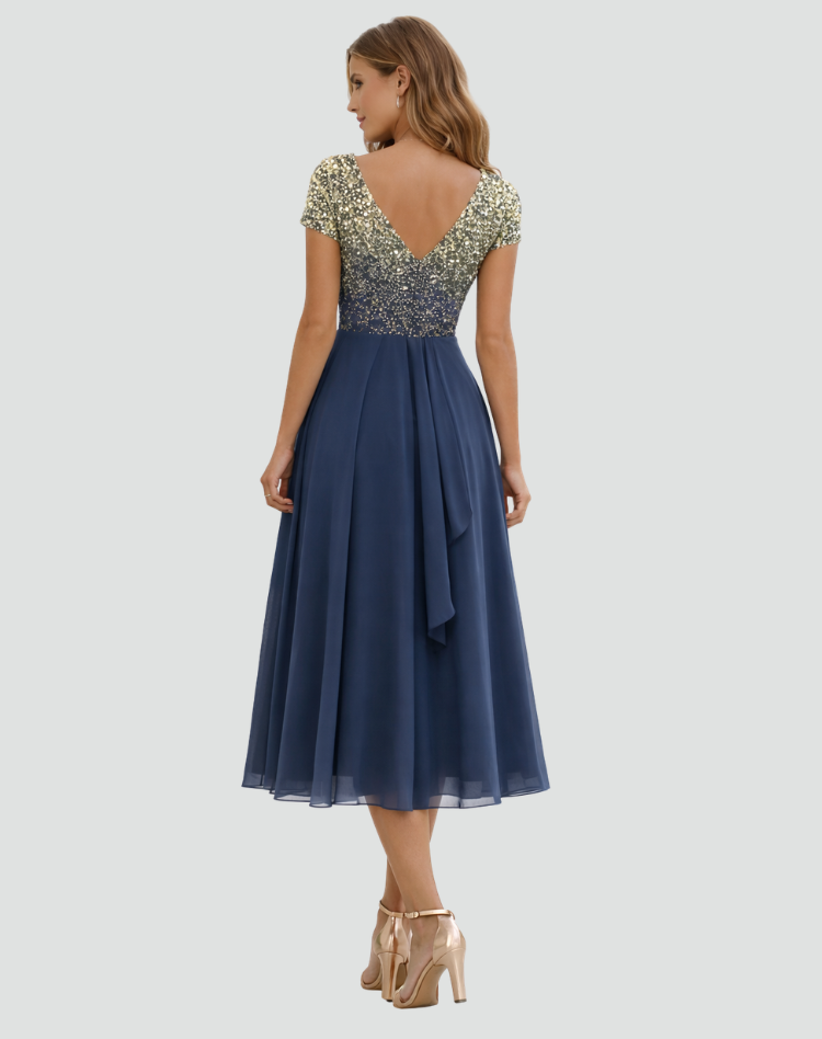 Elegancka sukienka koktajlowa maxi z kwiatowym dekoltem