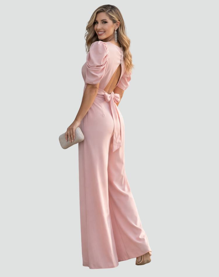 Elegant women's jumpsuit with puff sleeves