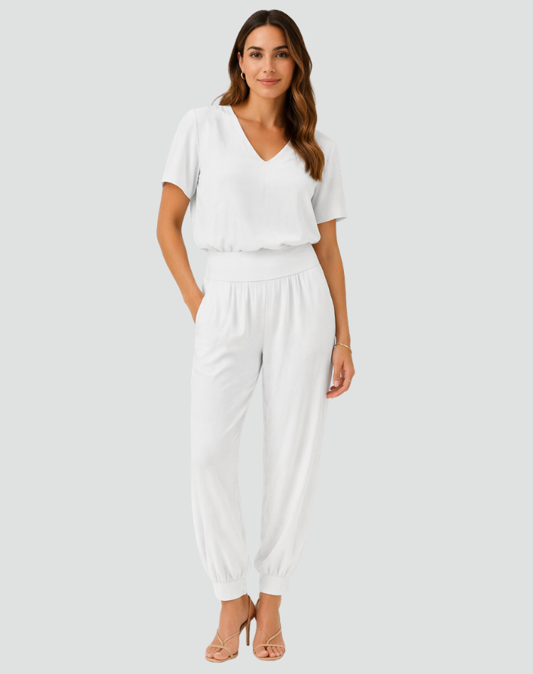 Elegant lightweight set with blouse and pants for women
