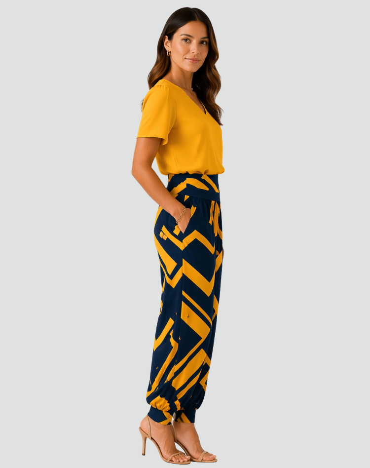 Elegant lightweight set with blouse and pants for women