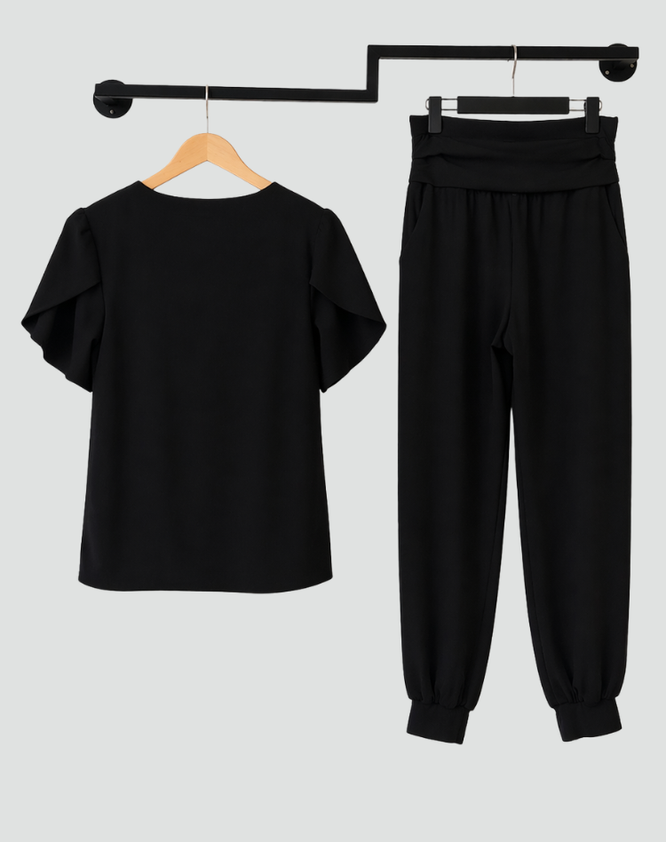 Elegant lightweight set with blouse and pants for women