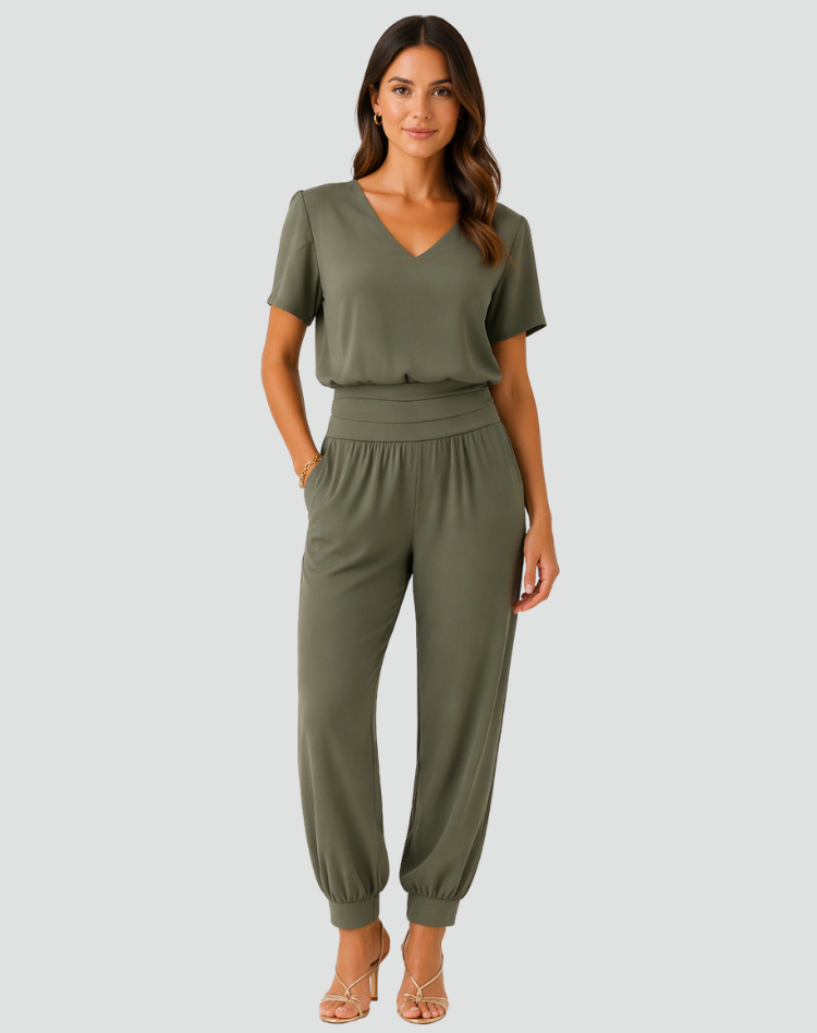 Elegant lightweight set with blouse and pants for women