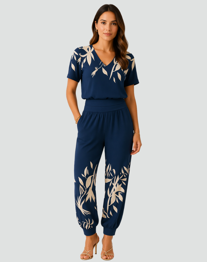Elegant lightweight set with blouse and pants for women