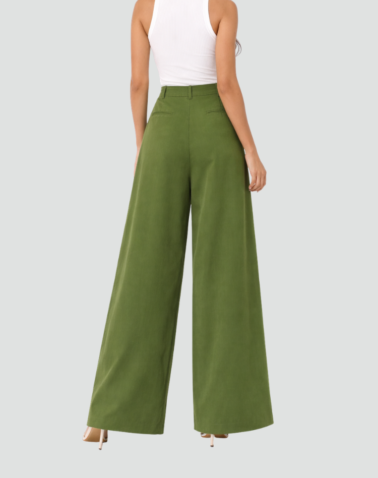 Elegant palazzo pants with a high waist and wide legs