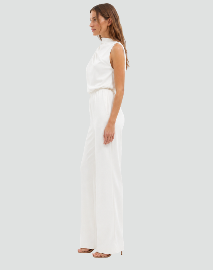 Combinaison élégante pour femme avec col montant et jambes larges