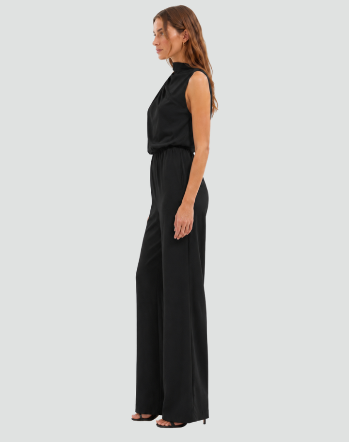 Combinaison élégante pour femme avec col montant et jambes larges