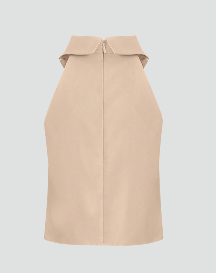 Elegant sleeveless women's top with collar and neck tie