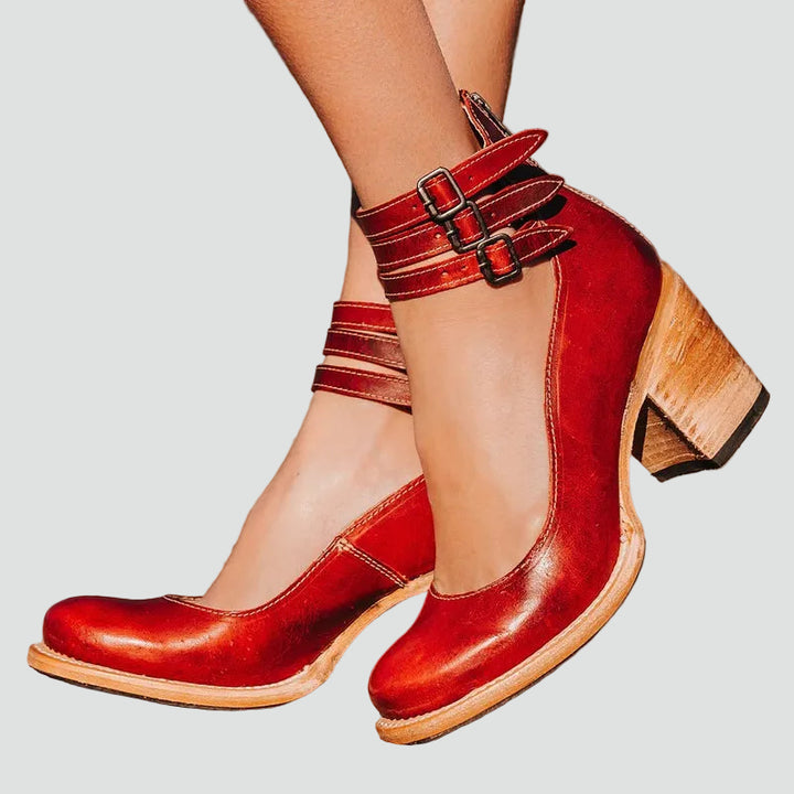 Botki na słupku z paskami i klamrami w stylu vintage