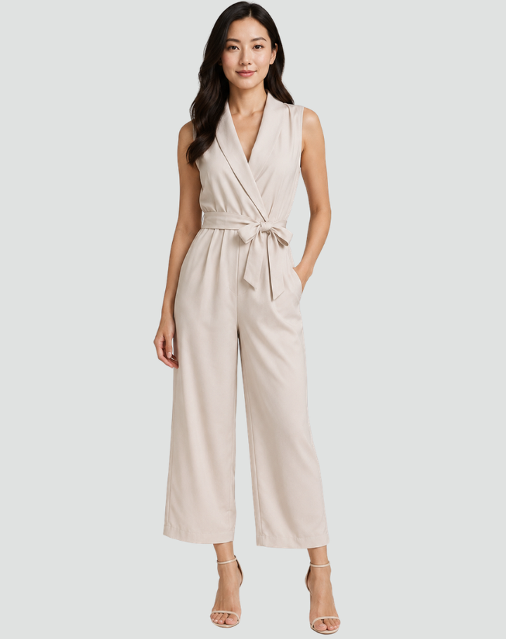 Elegant formal jumpsuit with wide legs and belt