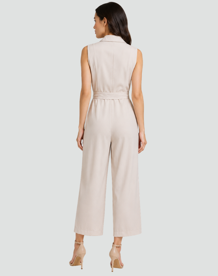Elegant formal jumpsuit with wide legs and belt