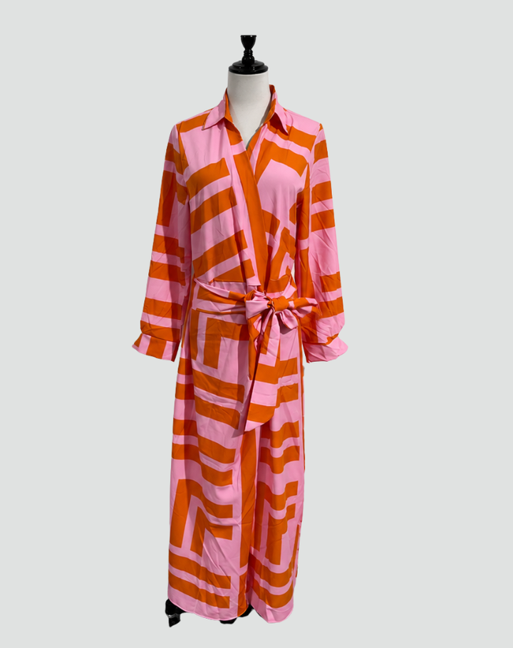 Midi envelope dress with waist tie and V-neckline