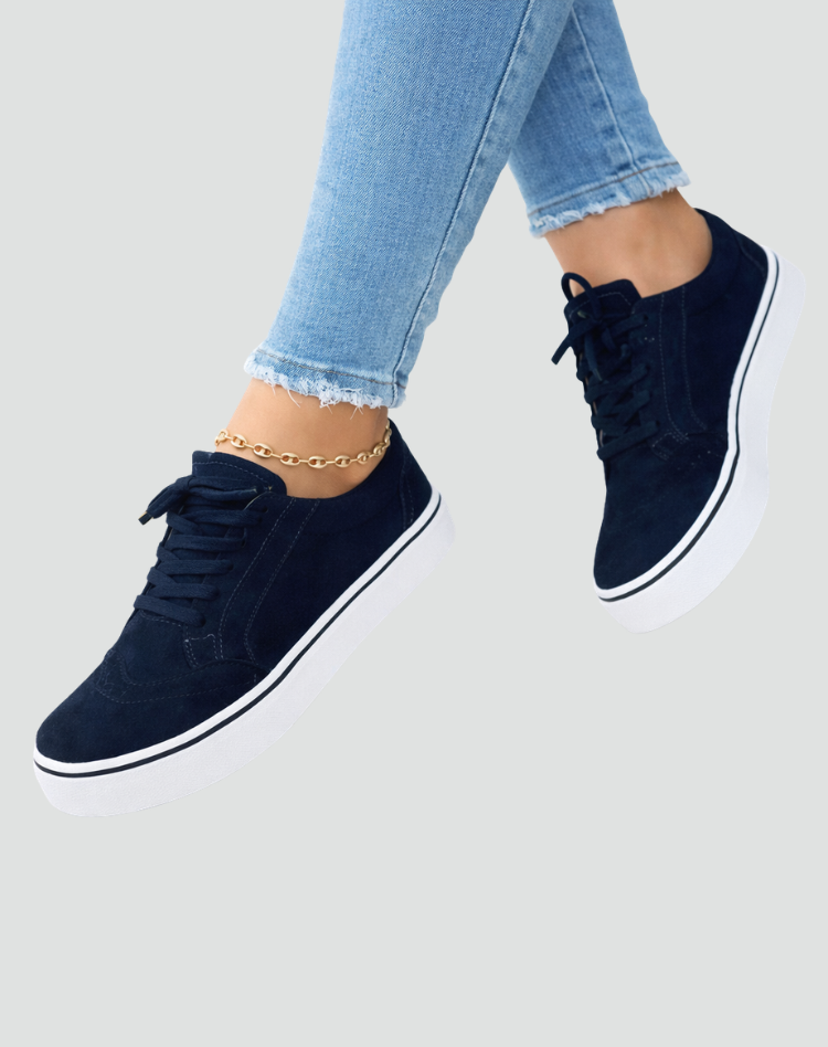 Casual platform sneakers with laces