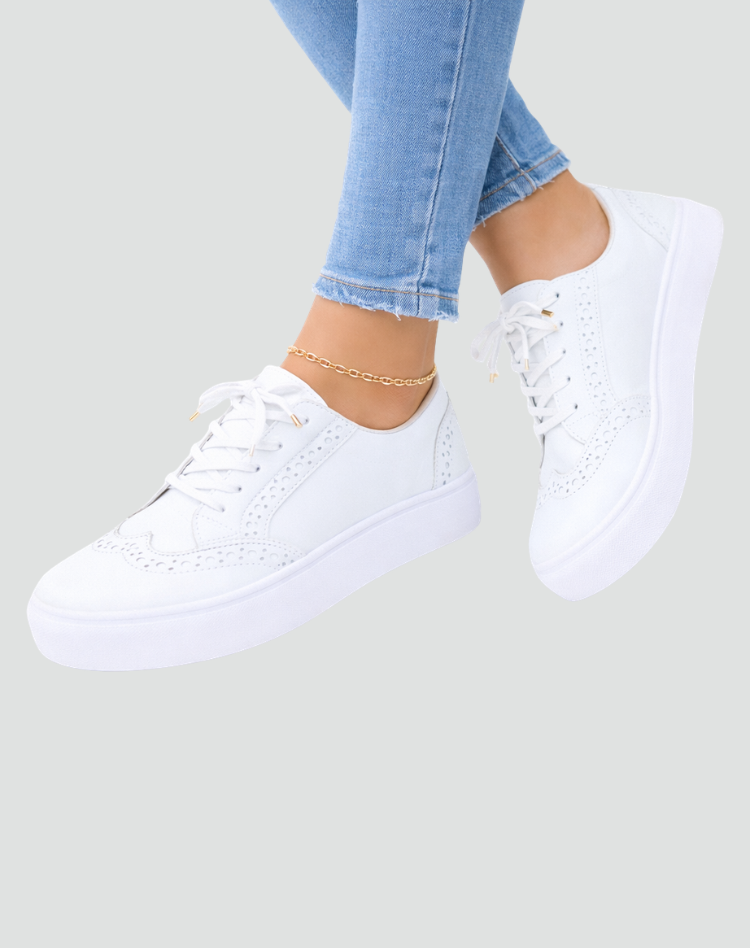 Casual platform sneakers with laces