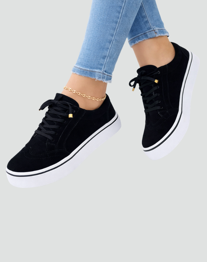 Casual platform sneakers with laces