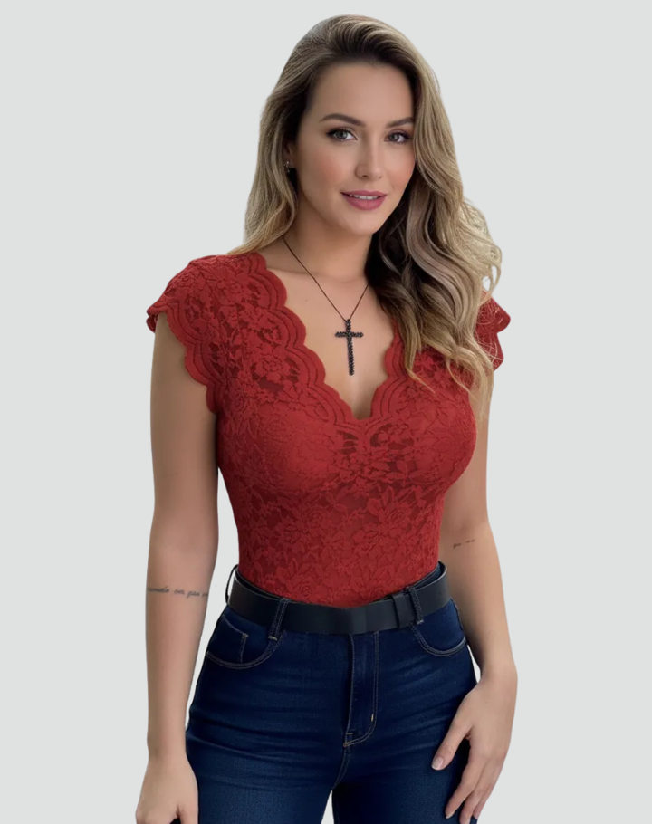 Lace top with V-neck and fitted cut
