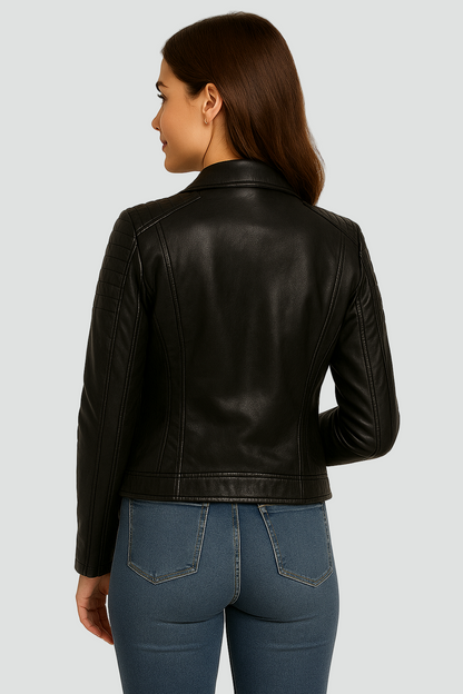 Czarna kurtka biker z eko-skóry z pikowanymi ramionami dla kobiet