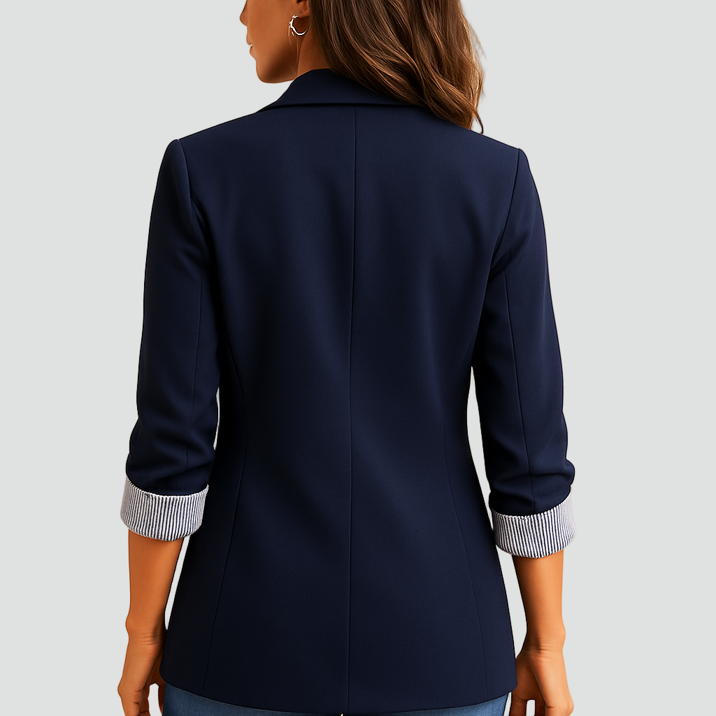 Lekka marynarka damska z klapami i podwiniętymi rękawami w paski