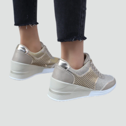 Light wedge sneakers with breathable mesh