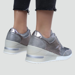 Light wedge sneakers with breathable mesh