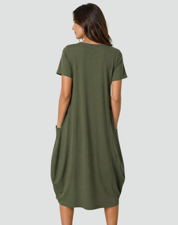 Loose cotton dress with pockets and short sleeves