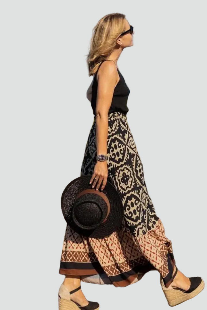 Patterned maxi skirt with a light boho print