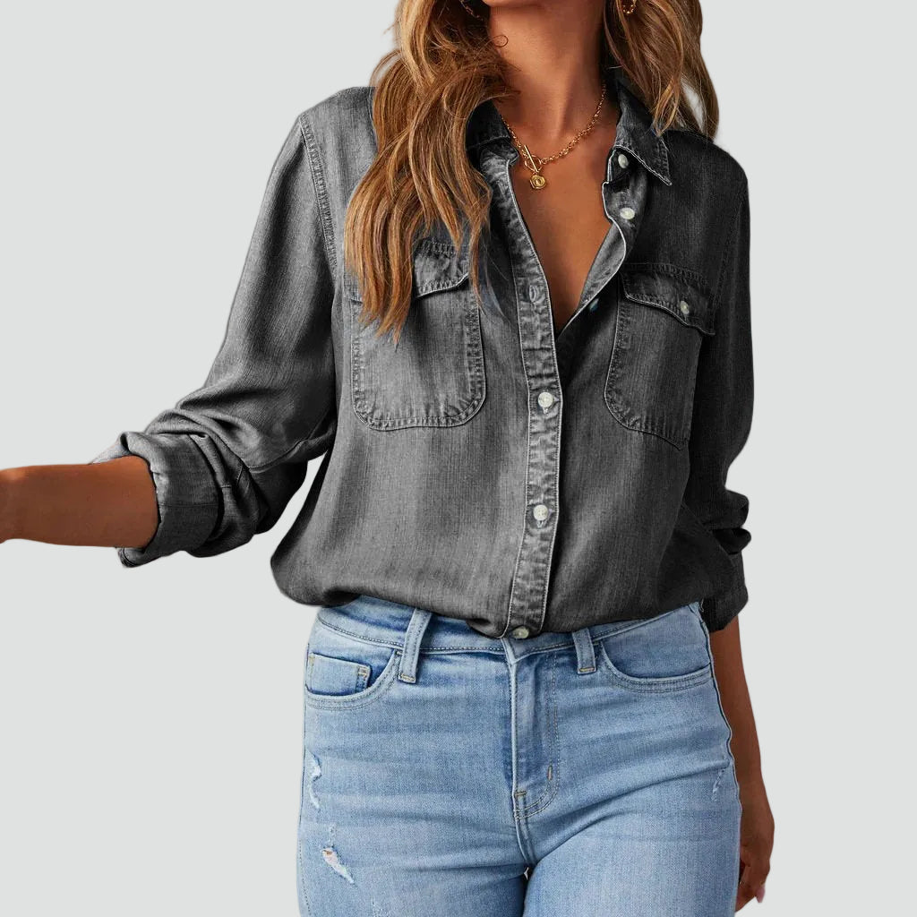 Classic denim shirt with pockets for everyday wear