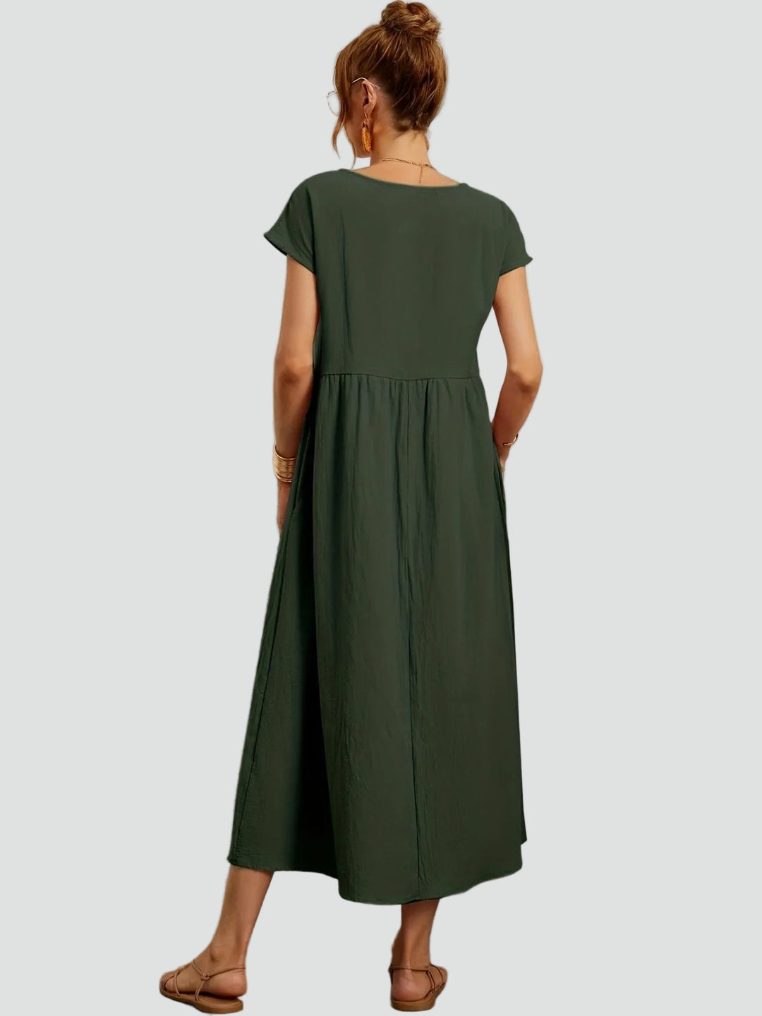 Zwiewna sukienka midi z krótkim rękawem i kieszeniami