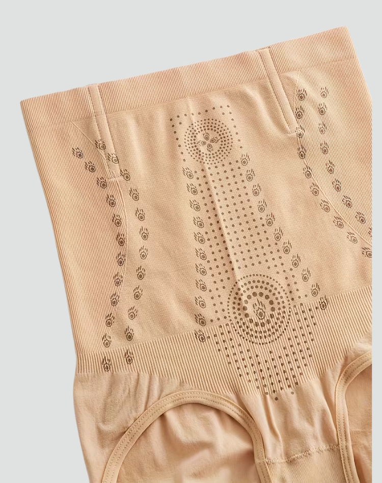 High-waisted shaping panties with a slimming effect