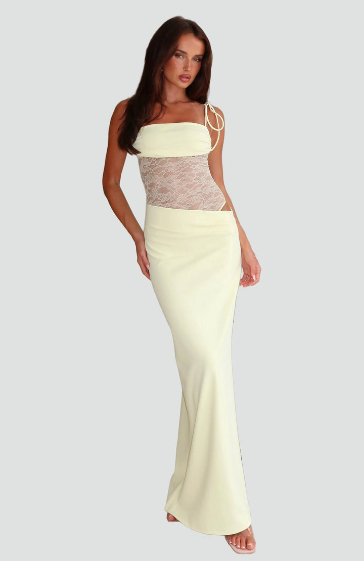 Elegancka sukienka maxi wieczorowa na imprezę z koronką dopasowana