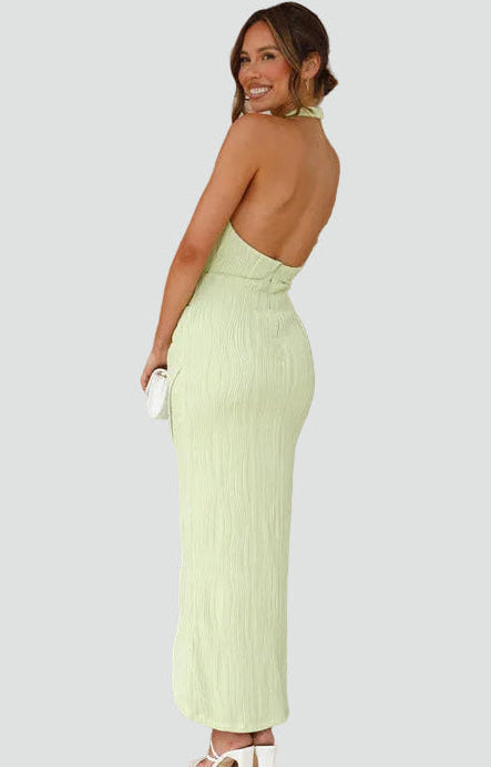 Elegancka sukienka koktajlowa midi halter z rozcięciem