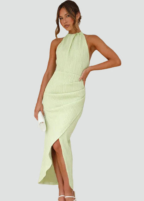 Elegancka sukienka koktajlowa midi halter z rozcięciem