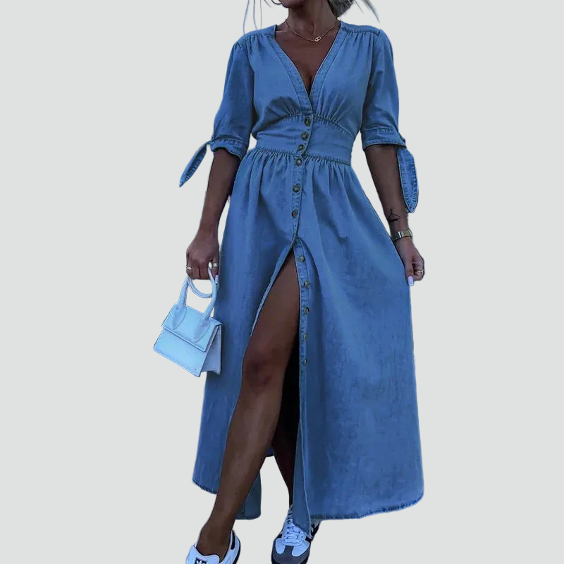 Jeansowa sukienka maxi koszulowa na lato z guzikami i dekoltem V