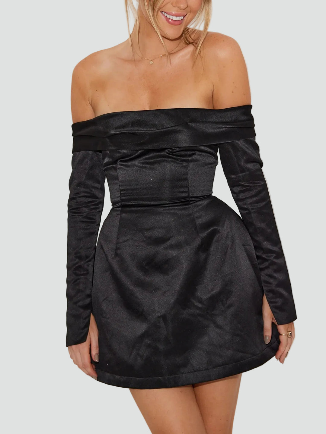 Elegancka sukienka mini damska party z odkrytymi ramionami