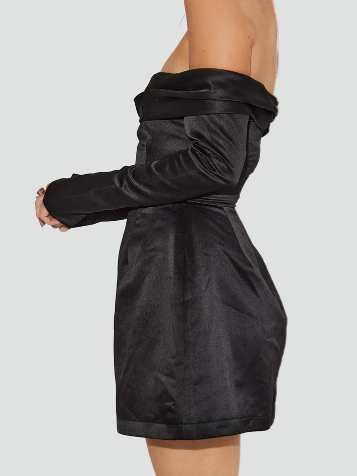 Elegancka sukienka mini damska party z odkrytymi ramionami