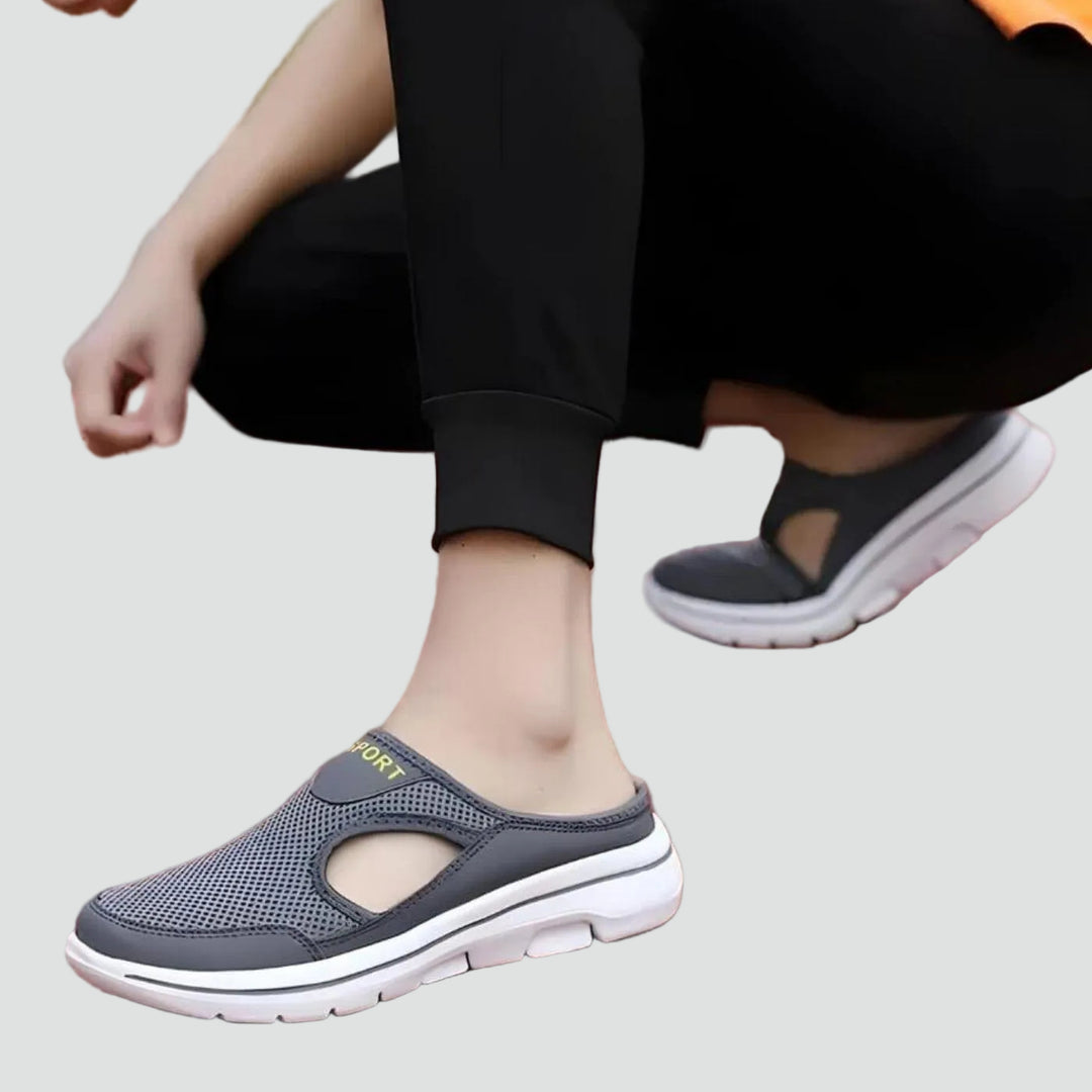 Slip-on sports shoes with mesh and open heel