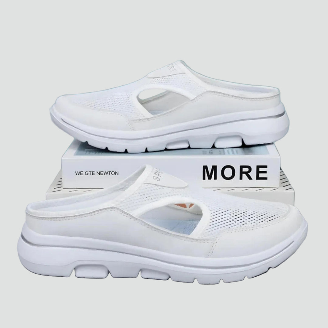Slip-on sports shoes with mesh and open heel