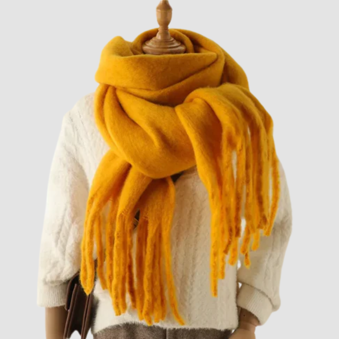 Puszysty zimowy szal damski oversize z długimi frędzlami